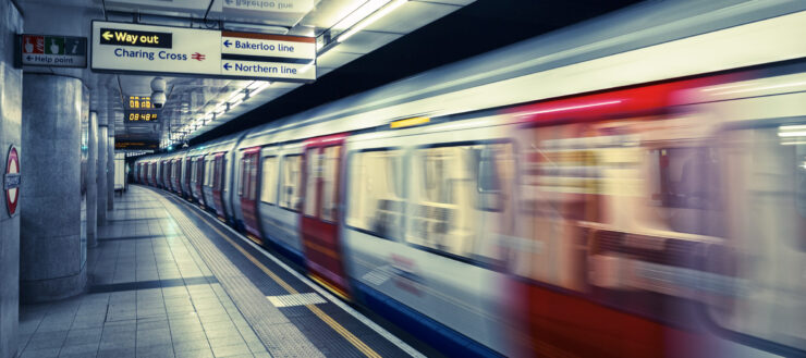 London,,Uk,-april,19,,2015,:,A,Moving,Train,Arriving